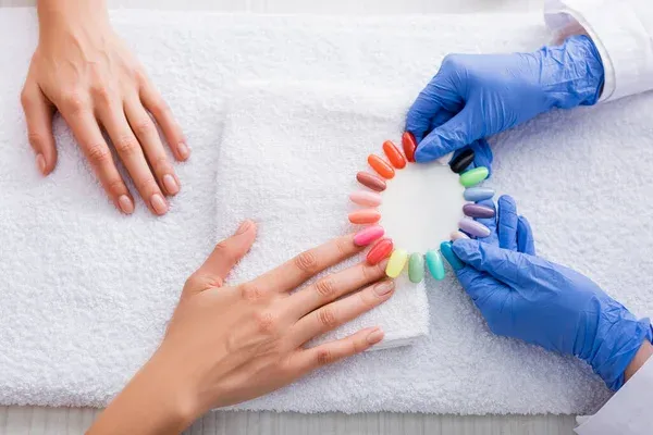Protez Tırnak ve Nail Art Stüdyosu Yönetimi: Randevu ve Stok İpuçları